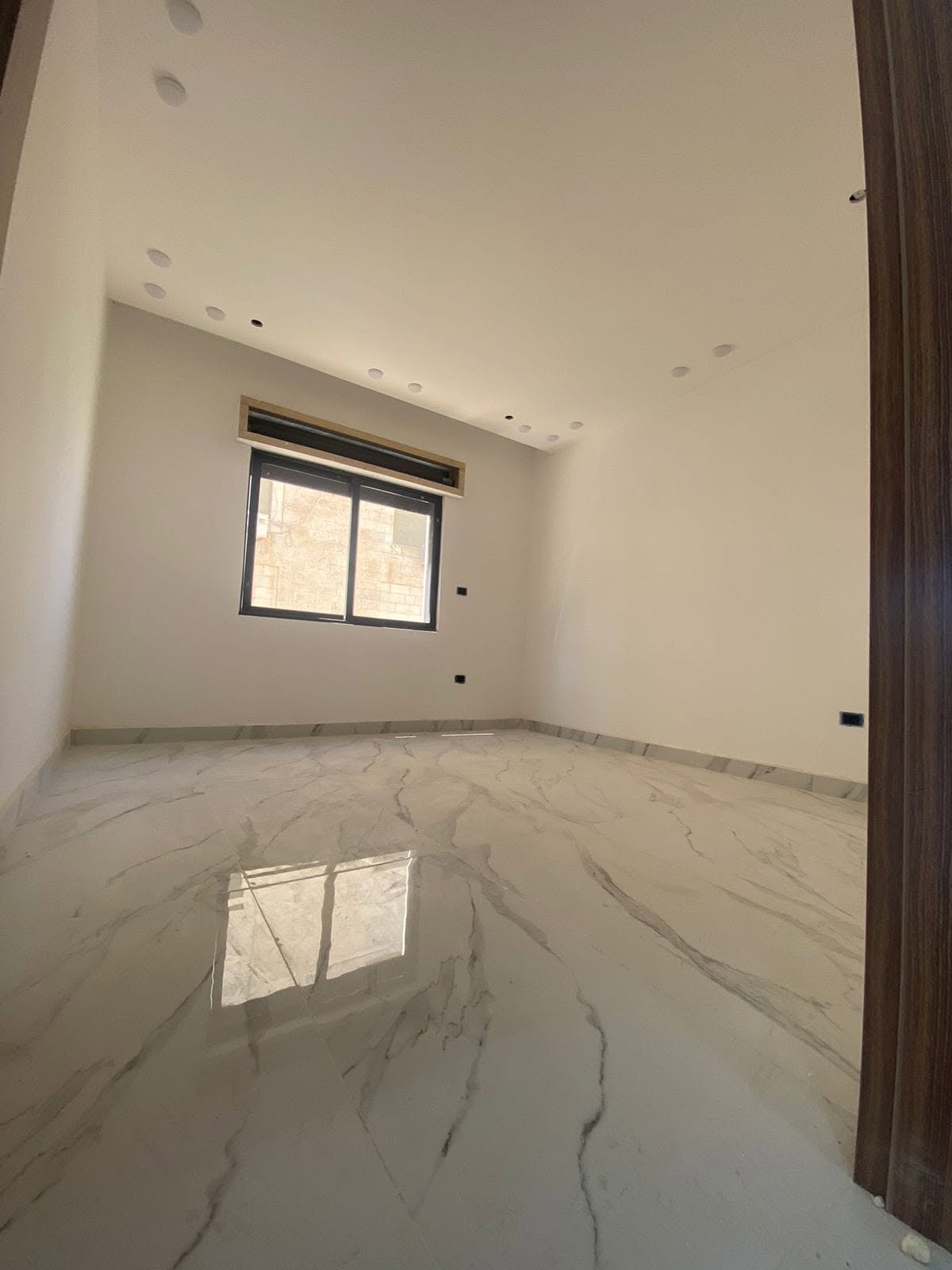 شقة 2 في عمارة جبيهة