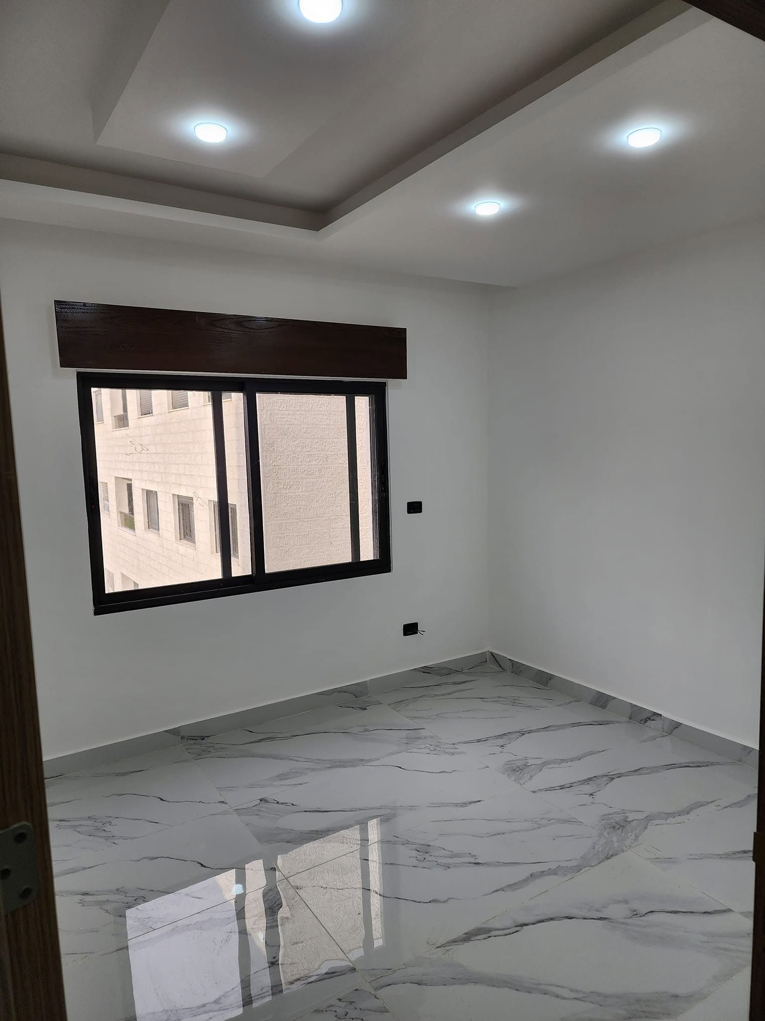 شقة 1 في عمارة جبيهة ام زويتينة (2)